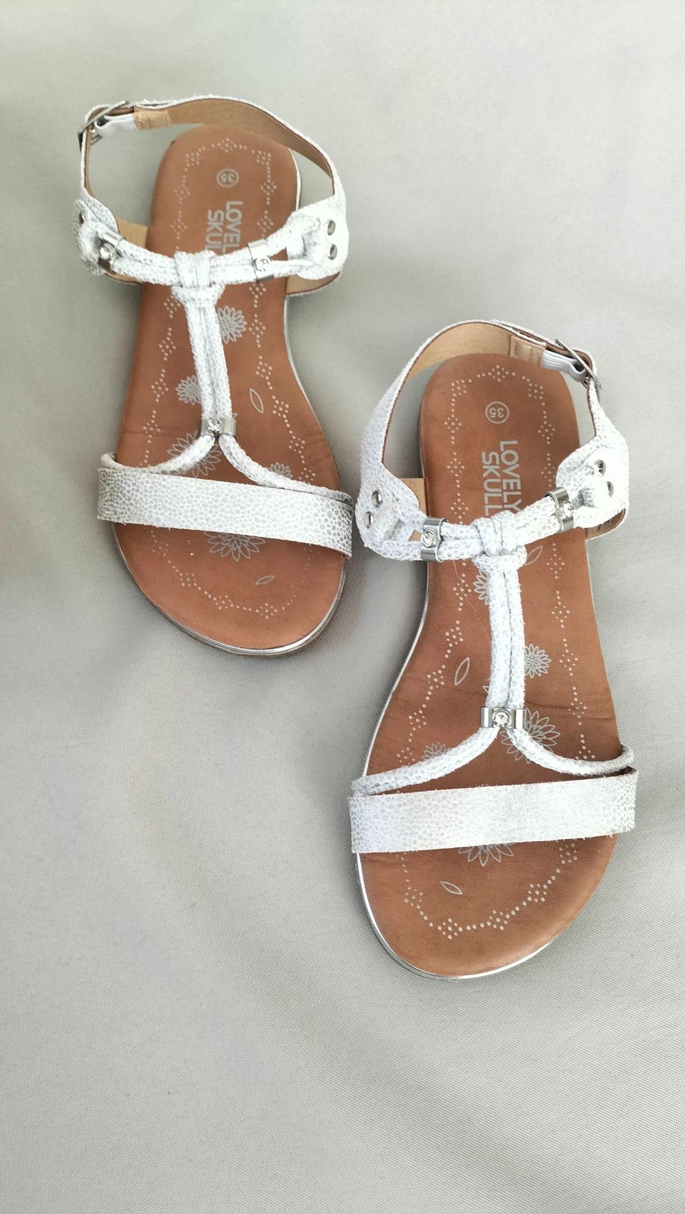 Sandals 35 | Lovely Skull | Very good condition | White & Silver – photo 2